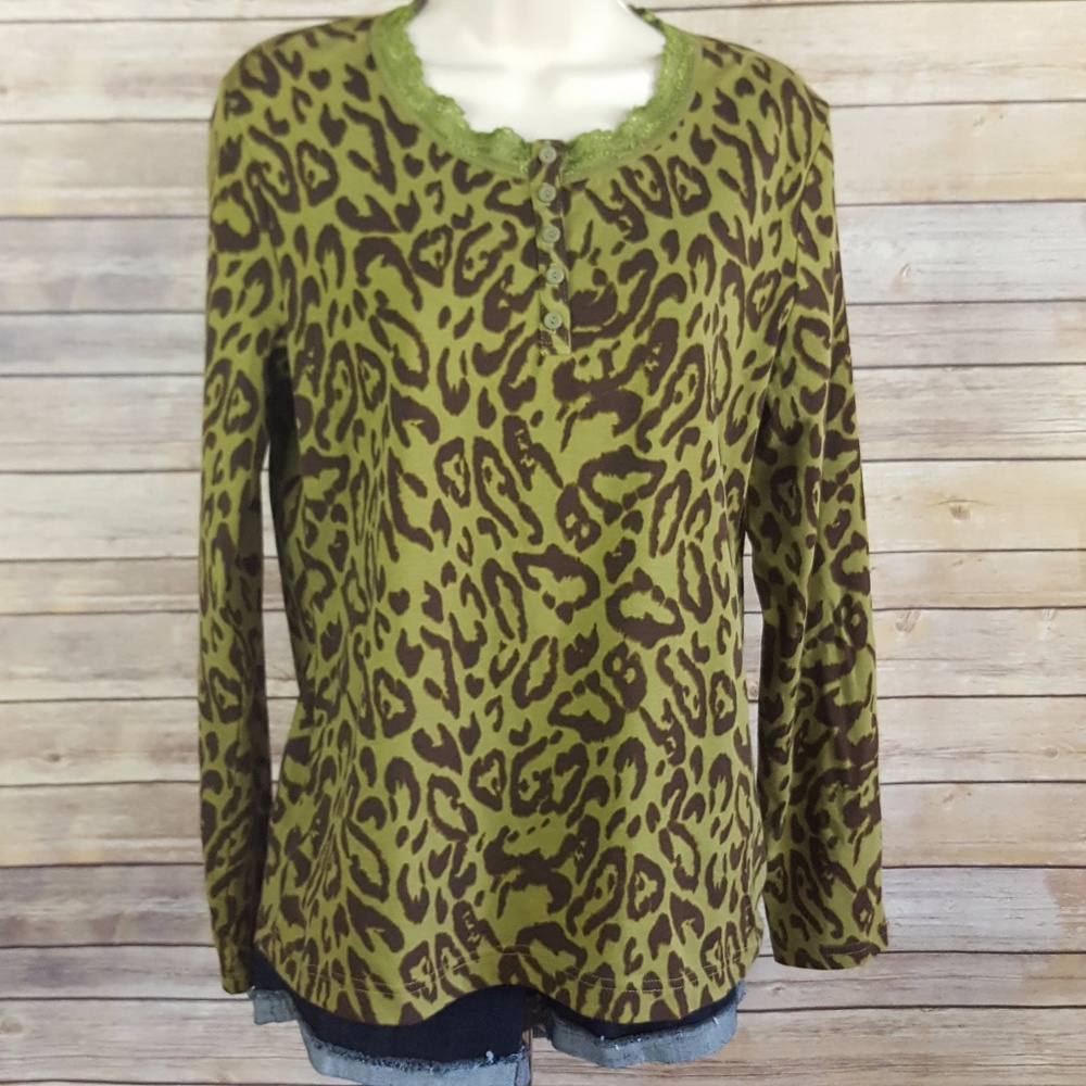 Jones New York long sleeve henley with lace trim